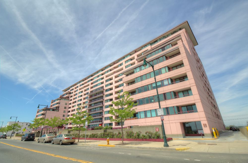 St. Condos Current Listings & Pictures